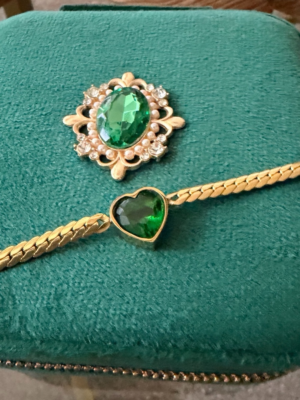 Gold-Tone Stainless Steel Non Tarnish Bracelet with Green Heart And Jewelry Box